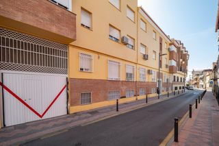 Etagenwohnung  Ganivet. Venta piso en el centro de armilla 3 dormitorios