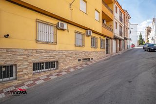 Pis a Calle montilla 10. Piso de 3 dormitorios con garaje incluido en el centro de noalej