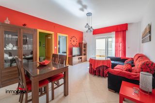 Pis  Calle montilla. Piso de 3 dormitorios con garaje incluido en el centro de noalej