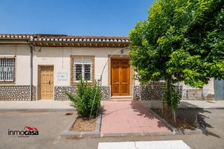 House in Cijuela. Casa con gran potencial en cijuela  ideal para reformar a tu gus