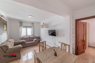 Rent Flat in Plaza de Toros. Se alquila piso en zona plaza de toros, granada
