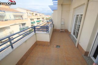 Miete Dachwohnung in Calle francisco de orellana 2. 650  ático  en  residencial san francisco, amueblado con garaje