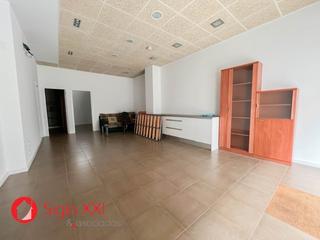 Business premise in El Pilar. Local comercial en vilareal te presentamos un local comercial en