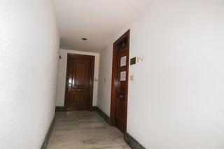 Piso en Centro. Entresuelo habilitado para oficinas ubicado en una de las princi