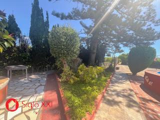 Chalet à El Grao. Descubre tu oasis de confort y tranquilidad! este encantador cha