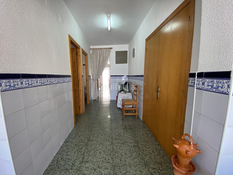Foto c1b79819-4aea-49cd-8d8b-b89d57520c89. Piso pareado resta acogedora vivienda tiene 125 m2 y cuenta con la mejor orientación, este y oeste. al entrar encontramos un en Moncofa
