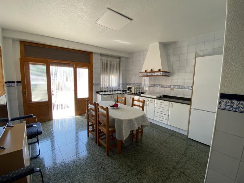 Foto fe018c7b-9ce5-42e8-a40f-bee1bc50bbcd. Piso pareado resta acogedora vivienda tiene 125 m2 y cuenta con la mejor orientación, este y oeste. al entrar encontramos un en Moncofa
