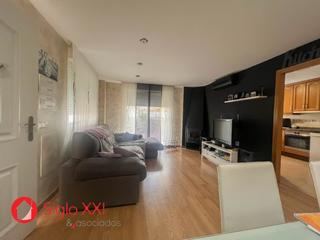 Maison jumelée à Playa-Ben Afeli. Descubre tu nuevo hogar! este encantador pareado ofrece un ampli