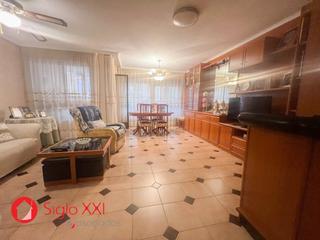 Appartement à Centro. Este amplio y luminoso piso cuenta con una terraza de 30 m con a