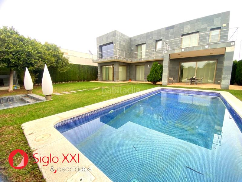 Foto 8c13ea36-28fd-492d-8603-f162600cab7b. Chalet avec chauffage parking piscine dans Playa Burriana