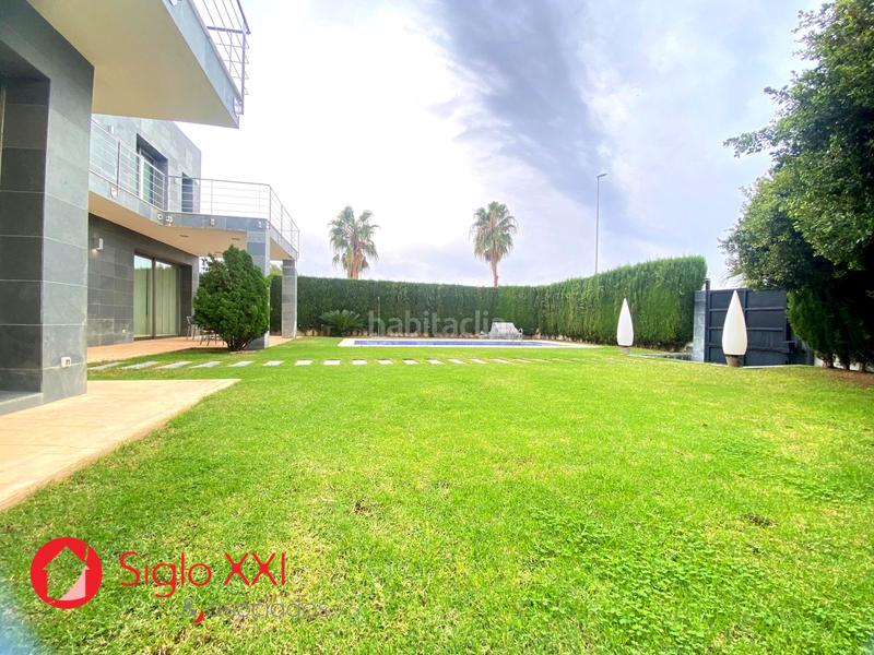 Foto 935a64c4-1e3f-4041-a3d9-c9b108bb2358. Chalet avec chauffage parking piscine dans Playa Burriana