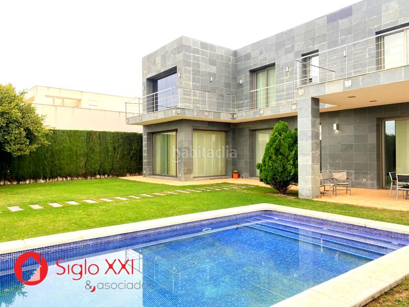 Foto 952ab46e-79d3-49dd-b5b6-58e06d41960e. Chalet avec chauffage parking piscine dans Playa Burriana