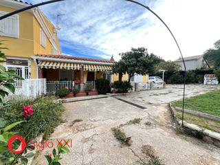 Xalet a Pobla Tornesa (la). Chalet con 9 dormitorios, 8 baños y parcela de 2000 metros.la of
