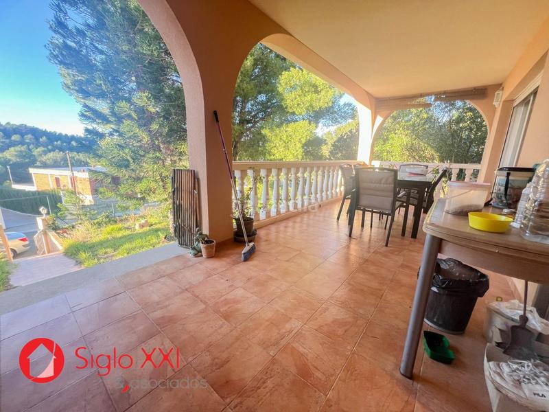 Foto 5079679c-ae9d-47db-8e4a-29697cc7da8c. Chalet  descripción general este magnífico chalet, edificado en 2005, se sitúa en una parcela de 1000 metros cuadrados, en Borriol