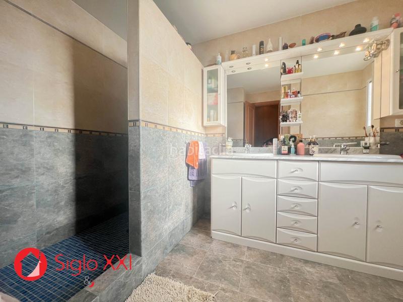 Foto 58ed6b1a-2673-4362-a976-2635b7a05f35. Chalet  descripción general este magnífico chalet, edificado en 2005, se sitúa en una parcela de 1000 metros cuadrados, en Borriol