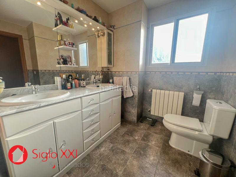 Foto 689f07eb-11f7-4601-8f97-b8298bf6cc97. Chalet  descripción general este magnífico chalet, edificado en 2005, se sitúa en una parcela de 1000 metros cuadrados, en Borriol
