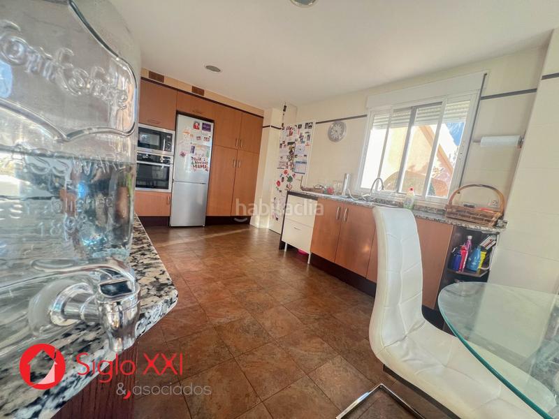 Foto 77aa4b7d-4457-4ad1-ab00-11e77ace4b66. Chalet  descripción general este magnífico chalet, edificado en 2005, se sitúa en una parcela de 1000 metros cuadrados, en Borriol