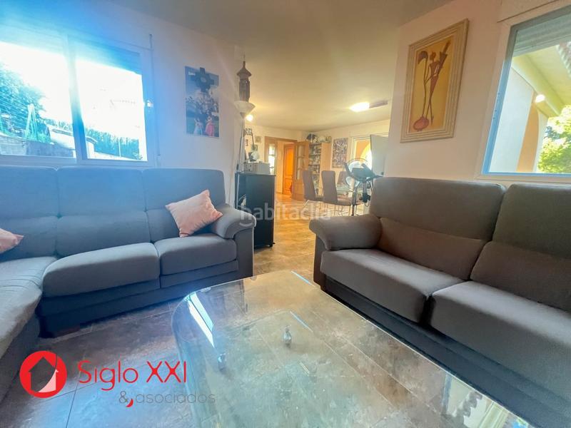 Foto b96bf9ba-c434-47c1-b6ae-7fde9931678e. Chalet  descripción general este magnífico chalet, edificado en 2005, se sitúa en una parcela de 1000 metros cuadrados, en Borriol