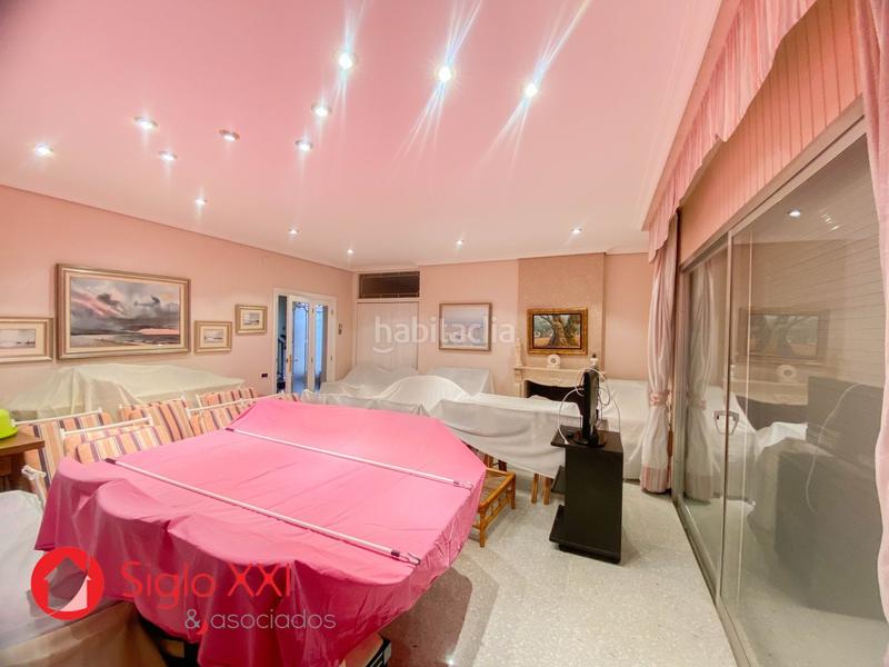 Foto 44f631ce-8ca7-4d07-9005-71a92793d706. Chalet descubre la majestuosidad de este chalet excepcional, situado en una parcela de 1844 m2 que se presenta como un verdadero paraíso. en Benicasim / Benicàssim