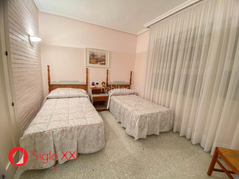 Foto 55904e1e-9787-41a9-be18-0bb8907b4ed2. Chalet descubre la majestuosidad de este chalet excepcional, situado en una parcela de 1844 m2 que se presenta como un verdadero paraíso. en Benicasim / Benicàssim