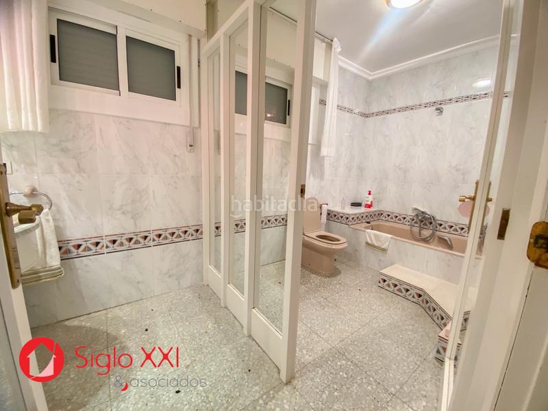 Foto a4a47fdd-bbc3-4a84-9238-f56bfc5a75c4. Chalet descubre la majestuosidad de este chalet excepcional, situado en una parcela de 1844 m2 que se presenta como un verdadero paraíso. en Benicasim / Benicàssim