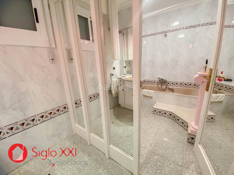Foto b254be4b-dc9d-4f91-abbb-6e24eb5c349f. Chalet descubre la majestuosidad de este chalet excepcional, situado en una parcela de 1844 m2 que se presenta como un verdadero paraíso. en Benicasim / Benicàssim