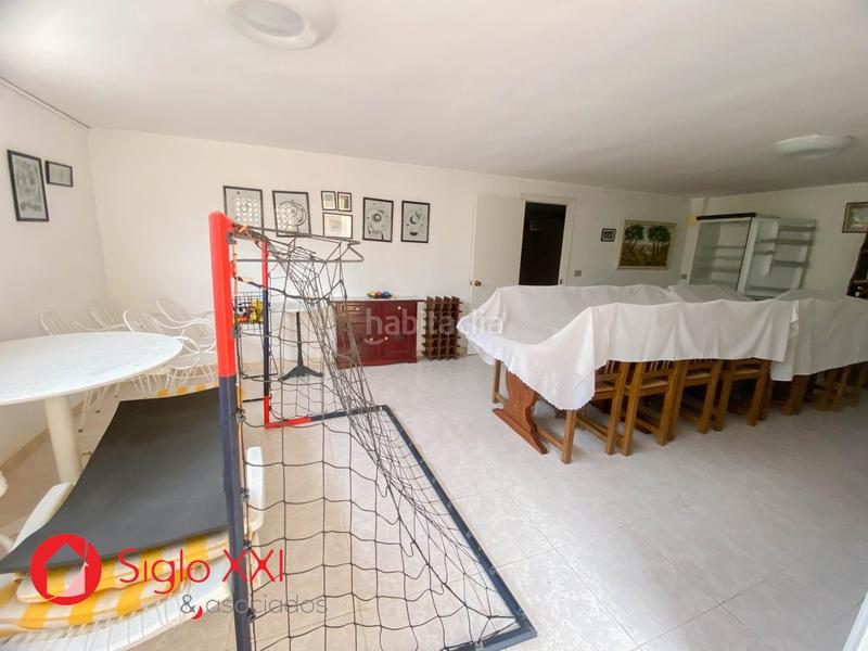 Foto bbb274d4-9be5-419b-b0a4-a55ec1e7c135. Chalet descubre la majestuosidad de este chalet excepcional, situado en una parcela de 1844 m2 que se presenta como un verdadero paraíso. en Benicasim / Benicàssim