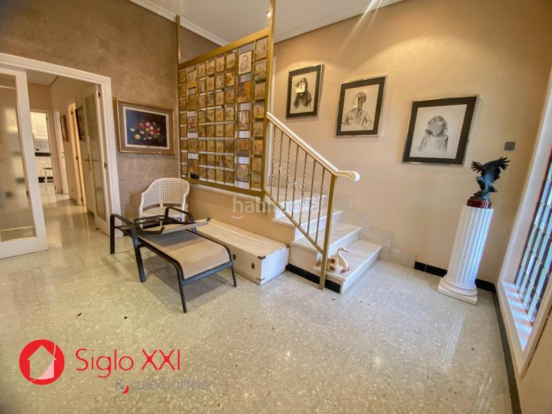 Foto cd6e08b2-74b0-4c70-b1d7-16cea7adf3bd. Chalet descubre la majestuosidad de este chalet excepcional, situado en una parcela de 1844 m2 que se presenta como un verdadero paraíso. en Benicasim / Benicàssim