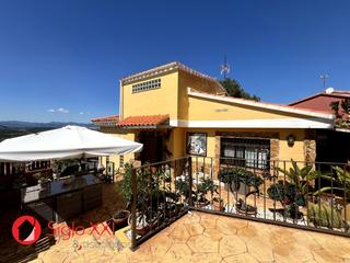 Chalet in Estadio Castalia. Exclusivo chalet con piscina y zonas exteriores únicaseste espec