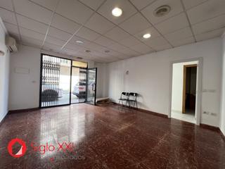Lloguer Local Comercial a Centro. Haz crecer tu negocio en este local de 45m listo para usar!ubica