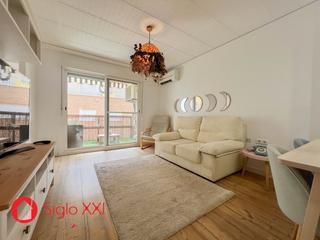 Appartement à Avenida Alemania-Italia. Luminoso piso con balcón y 4 habitaciones.disfruta de la luz nat