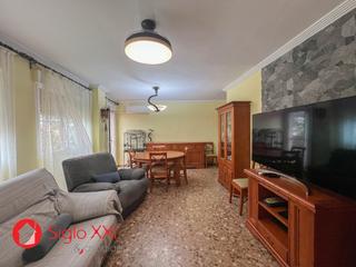 Piso en Cariena - Carinyena. Piso amplio y muy completo, perfecto para familias que buscan co