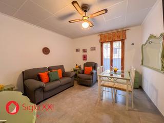 Casa en Onda. Casa acogedora de tres plantas en el centro de onda.descubre est