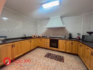 Casa in Santa Quiteria - Les Boqueres. Te presentamos esta acogedora vivienda que destaca por su amplit