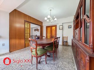Appartement à Centro. Piso en 2ª planta ubicado en una finca tranquila, ideal para qui