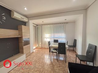Flat in Cariñena - Carinyena. Descubre este acogedor piso que combina comodidad, funcionalidad