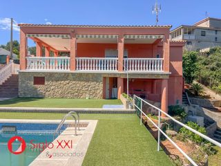 Xalet a Madrigal. Chalet en madrigalesta propiedad combina comodidad, amplitud y p