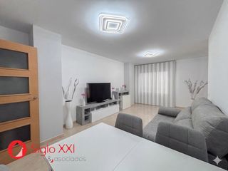 Flat in Torreblanca. Piso en torreblancase ofrece este fantástico piso ubicado en una