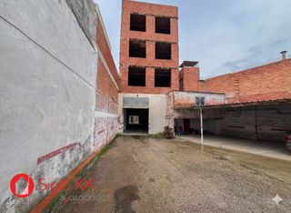 Edificio in Vall d´Uixó (la). Edificio en venta con grandes posibilidades de inversión, compue