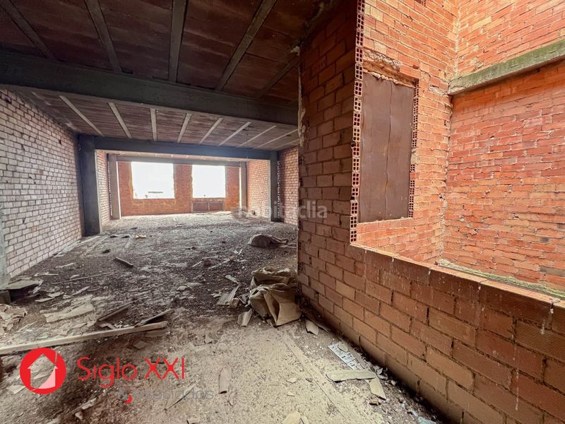 Foto 31757ec2-2a68-4934-97c3-d9648376fa0b. Edificio  en venta con grandes posibilidades de inversión, compuesto por cuatro plantas, amplia terraza superior y una cochera con en Vall d´Uixó (la)