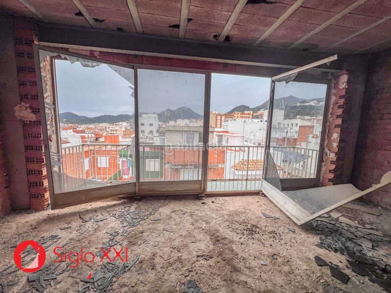 Foto 3fc8b9ef-30b4-4fe0-80e6-9c3effa54286. Edificio  en venta con grandes posibilidades de inversión, compuesto por cuatro plantas, amplia terraza superior y una cochera con en Vall d´Uixó (la)