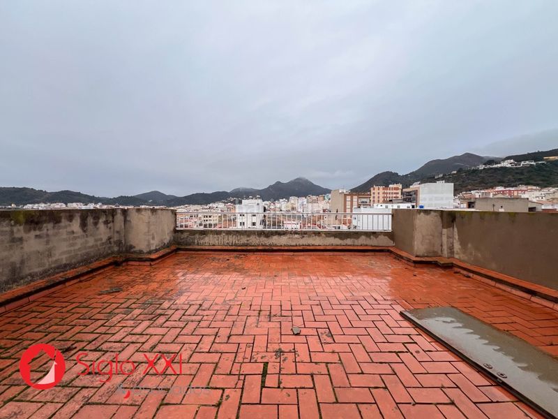 Foto 5188f45e-ce27-43e4-9b95-563bcbdb2ccd. Edificio  en venta con grandes posibilidades de inversión, compuesto por cuatro plantas, amplia terraza superior y una cochera con en Vall d´Uixó (la)