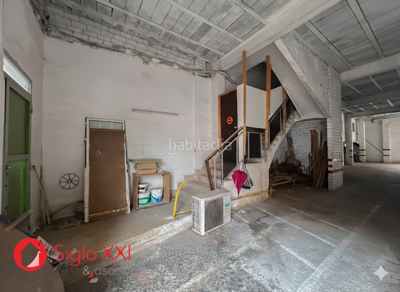 Foto b613517b-117f-4acd-b9f0-4ec77f980f87. Edificio  en venta con grandes posibilidades de inversión, compuesto por cuatro plantas, amplia terraza superior y una cochera con en Vall d´Uixó (la)