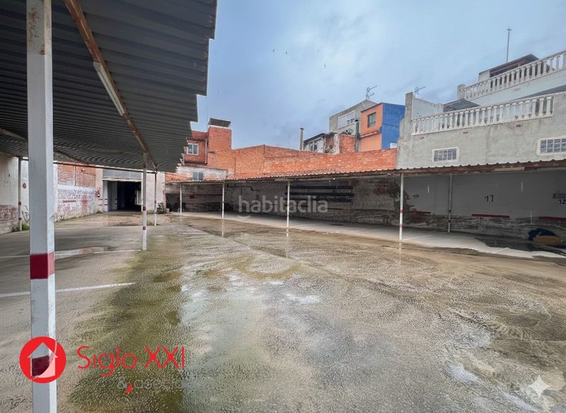 Foto cc5f1d01-38e4-4117-96d3-9fa5c0f45951. Edificio  en venta con grandes posibilidades de inversión, compuesto por cuatro plantas, amplia terraza superior y una cochera con en Vall d´Uixó (la)