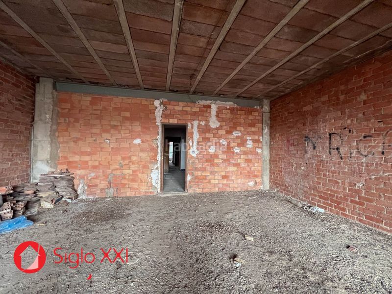 Foto cf3e2e39-0b25-447d-ba73-a4d179d0c8b8. Edificio  en venta con grandes posibilidades de inversión, compuesto por cuatro plantas, amplia terraza superior y una cochera con en Vall d´Uixó (la)