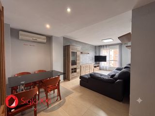 Duplex in Avenida Alemania-Italia. Dúplex en vilarealfantástico dúplex muy luminoso, distribuido en