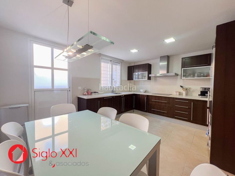 Foto aa8d0a25-f243-4f5e-9fc4-a23988bae7e9. Casa adossada amb calefacció aparcament a Centro Almazora / Almassora