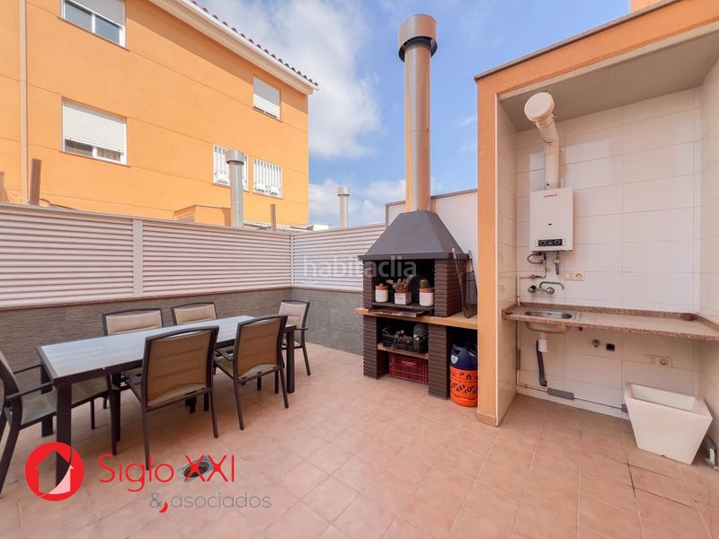 Foto ebd1dd1f-d34b-410b-b507-a49433e90660. Casa adossada amb calefacció aparcament a Centro Almazora / Almassora
