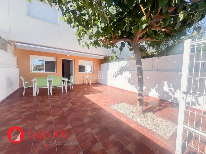Foto 1f0e82da-3d89-4b87-b853-c1dadb3004f1. Casa adossada amb calefacció aparcament piscina a Almazora / Almassora