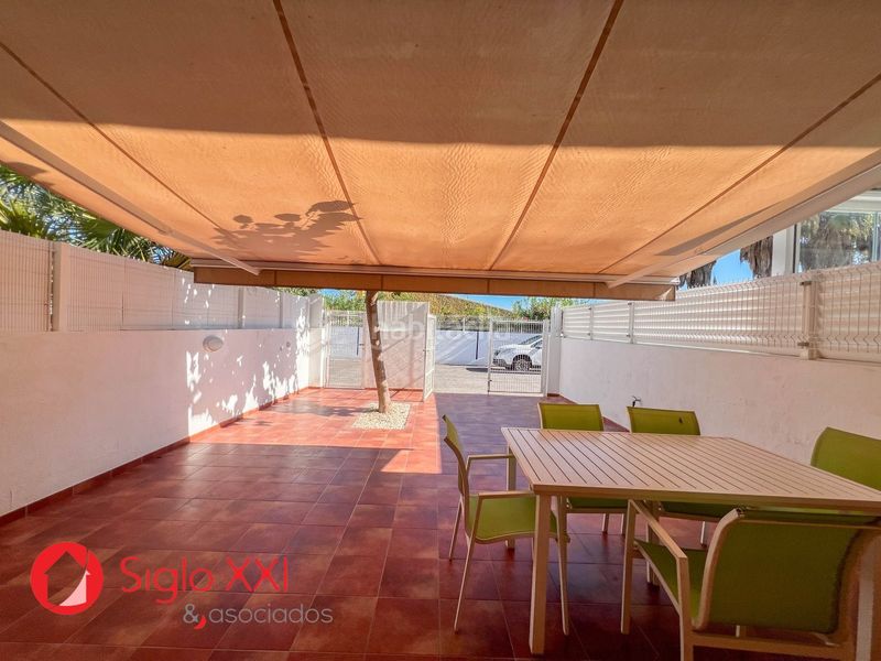 Foto 5a57d8ff-46eb-4709-8fde-1270e9f21b60. Casa adossada amb calefacció aparcament piscina a Almazora / Almassora